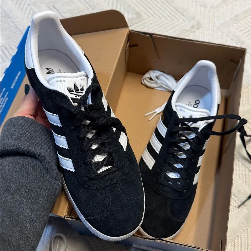 ADIDAS - GAZELLE - Core Black / White / Gold Metallic